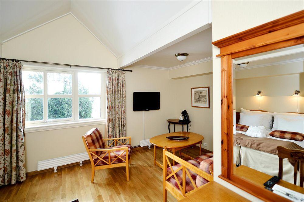 סנדנס Kronen Gaard Hotel מראה חיצוני תמונה
