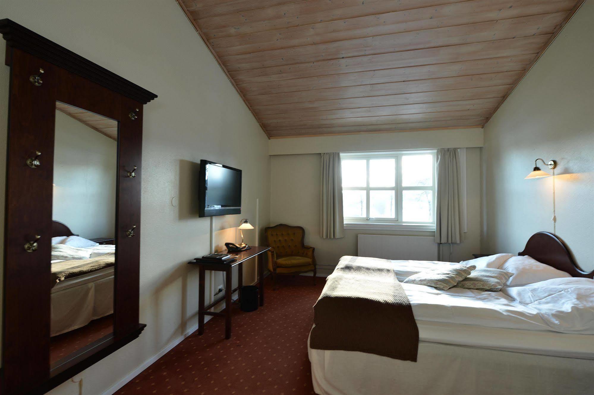 סנדנס Kronen Gaard Hotel מראה חיצוני תמונה