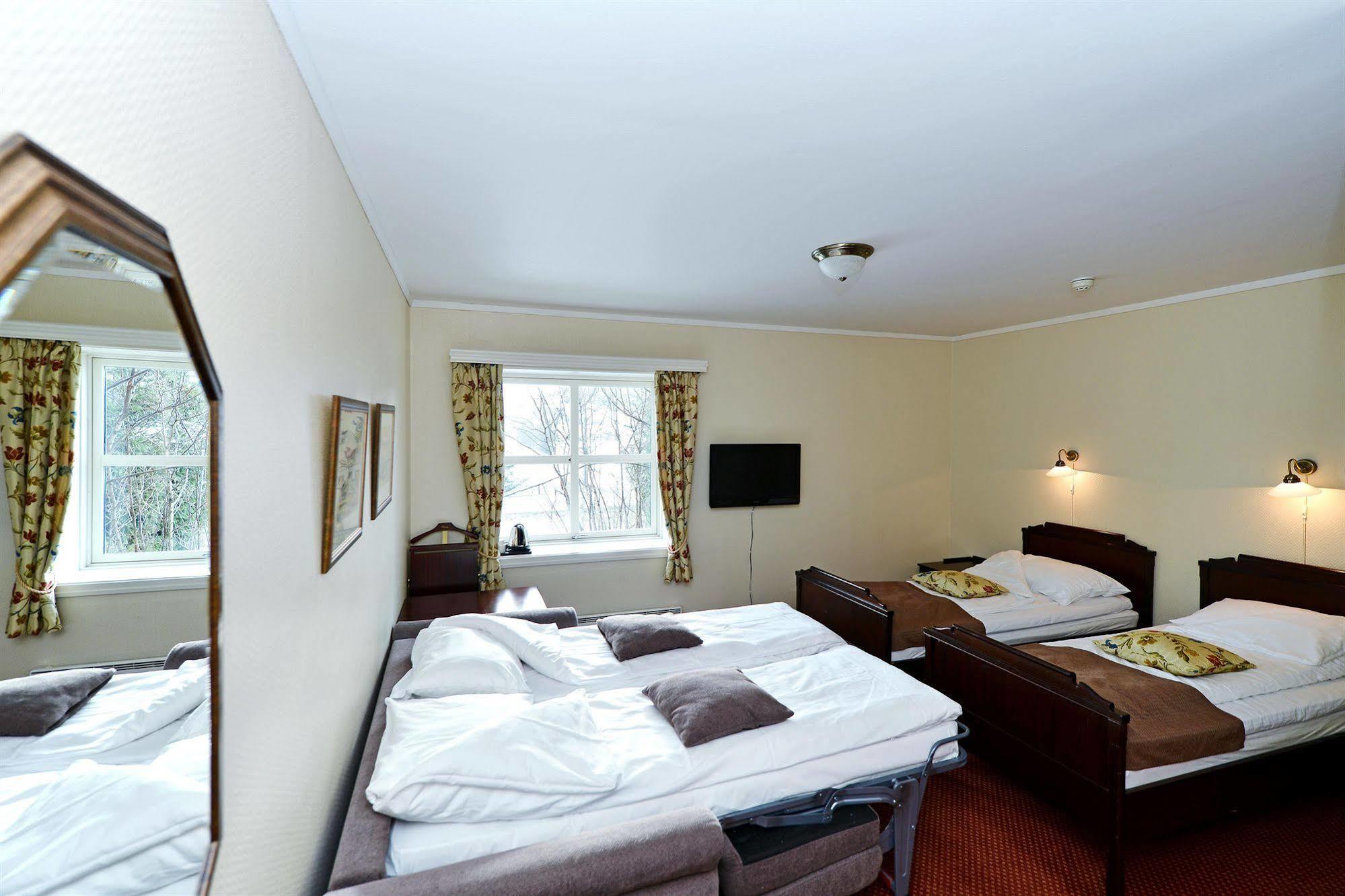 סנדנס Kronen Gaard Hotel מראה חיצוני תמונה