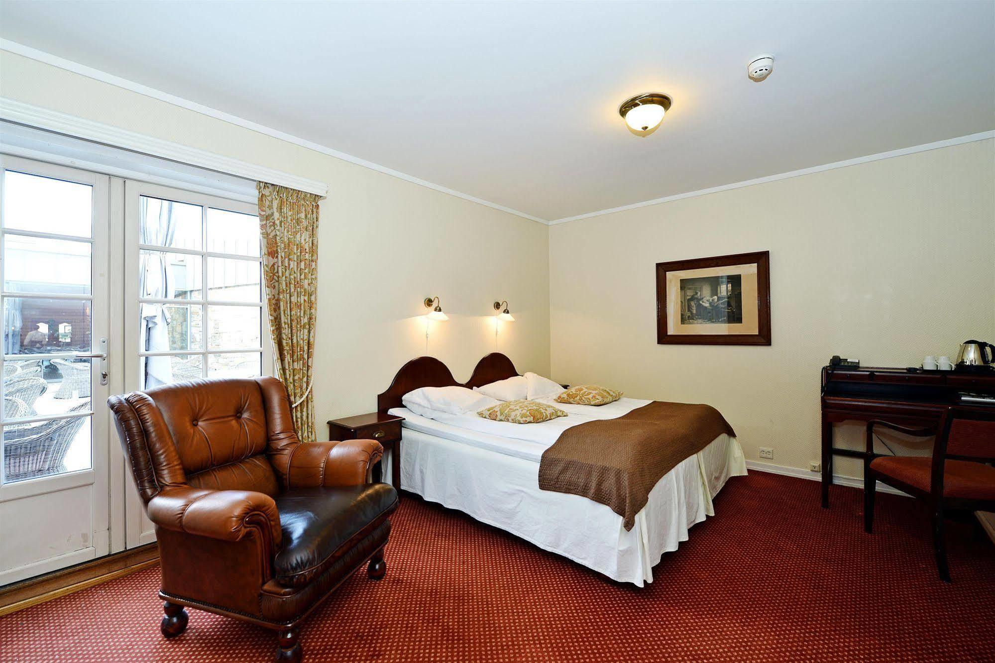 סנדנס Kronen Gaard Hotel מראה חיצוני תמונה
